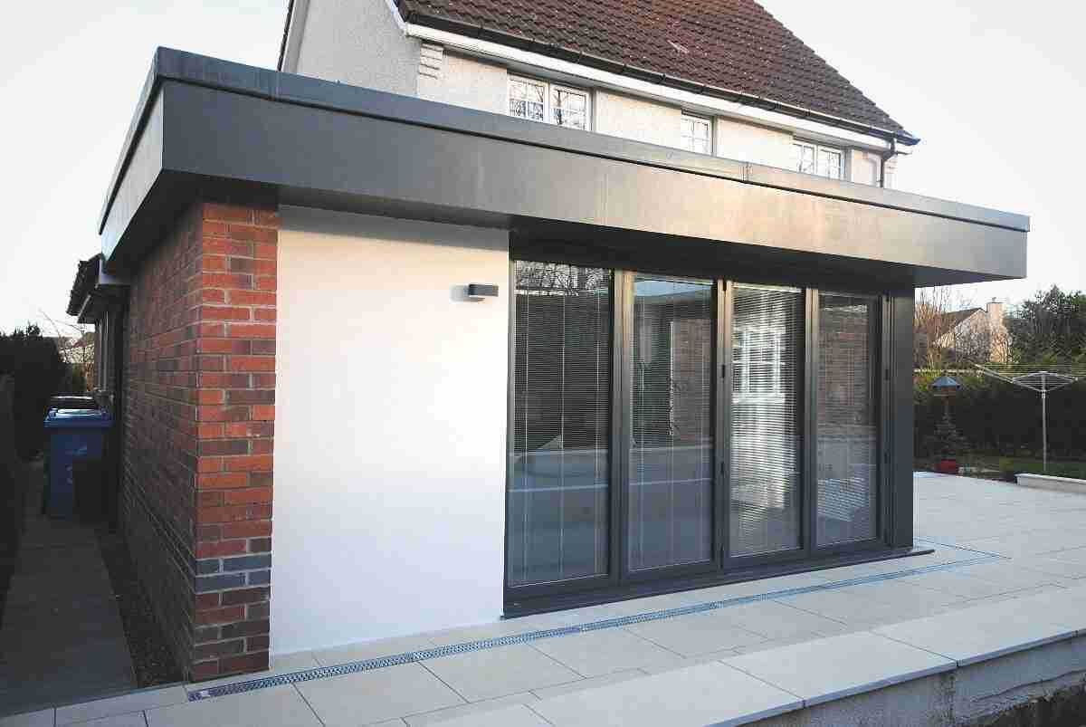 Contemporary single-storey house extension in Newton Mearns, Glasgow